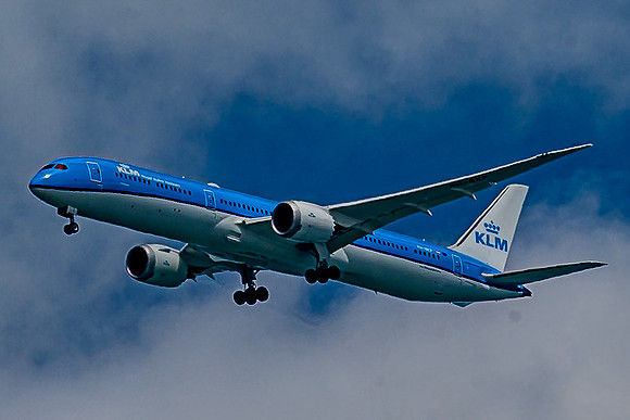 KLM flying over Chicago 2025