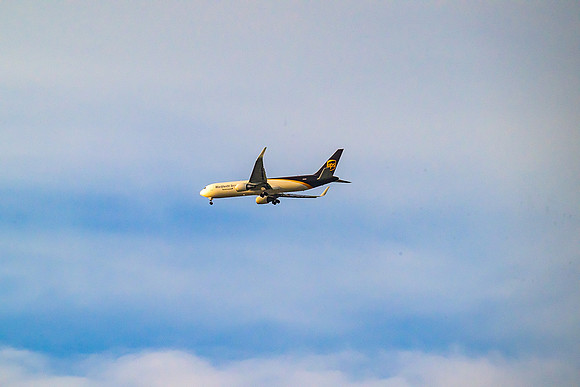 UPS plane over Chicago 2025