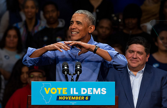 Barack Obama and JB Ptritzker at rally in Chicago 11/4/18
