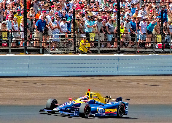 Alexander Rossi wins Indy 500