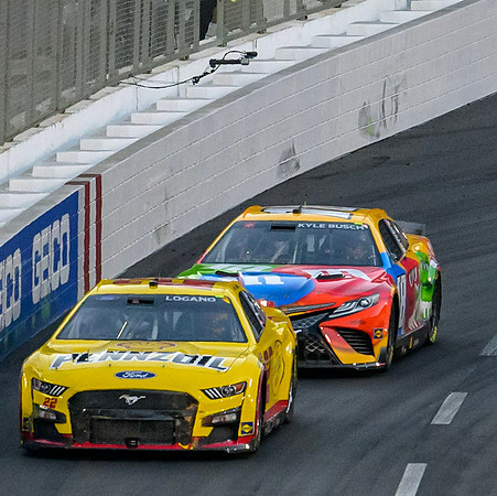 Joey Logano and Kyle Busch vie for winner at The Nascar Clash at the LA Coliseum on 2/6/22